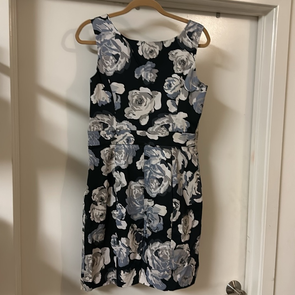 Express dress - Picture 3 of 3